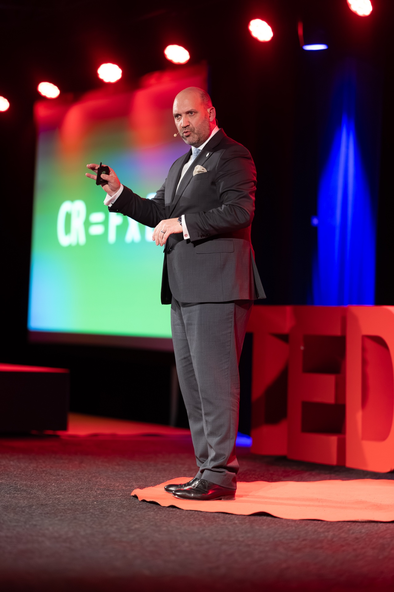 Vincent Vermeulen speaking at TEDx